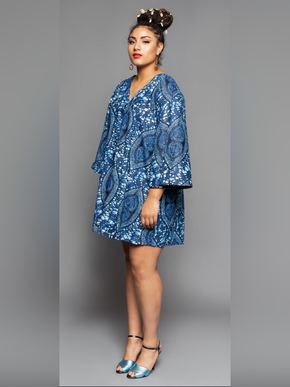 The Oula Company Blue Batik Print V-Neck Tunic Dress Size Small NWT